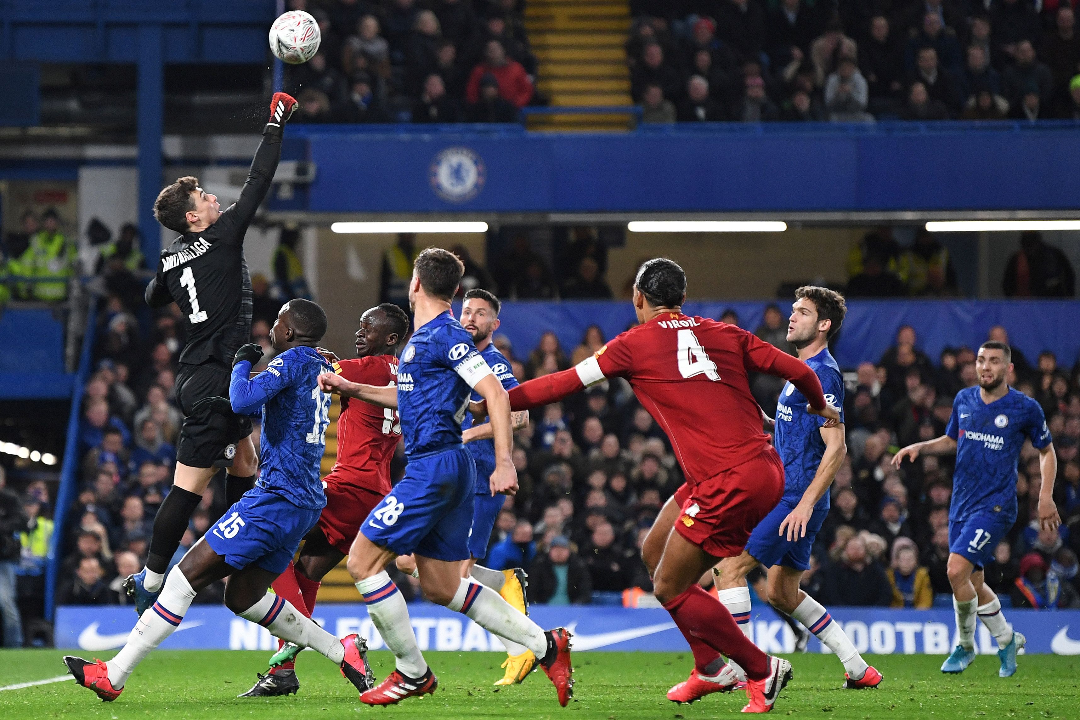 Laga Piala FA antara Chelsea dan Liverpool.