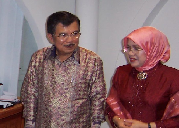 M. Jusuf Kalla dan Ny. Mufidah Jusuf Kalla