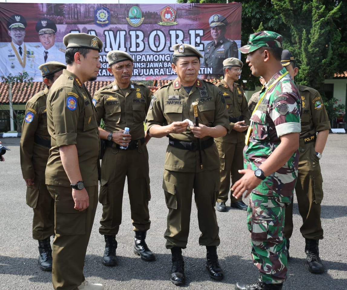 Ilustrasi anggota Satpol PP Jawa Barat tengah melakukan kegiatan Jambore. 