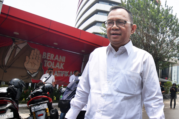 Mantan Sekretaris Menteri Pemuda dan Olahraga (Sesmenpora) periode 2014-2016 Alfitra Salam