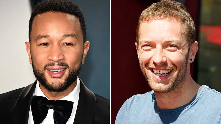 Chris Martin dan John Legend menghibur penggemar mereka dengan menggelar konser streaming.