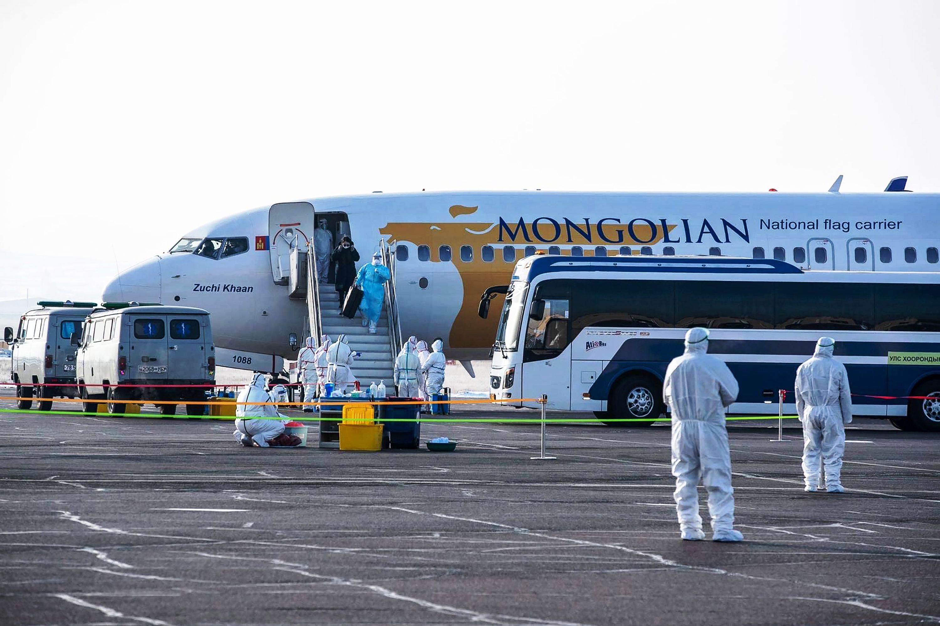 Mongolia saat mengevakuasi warganya dari Wuhan, Tiongkok, Januari lalu.