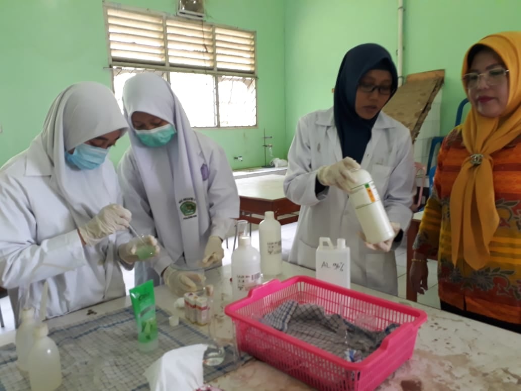Siswa MAN 3 Palembang banjir pesanan hand sanitizer