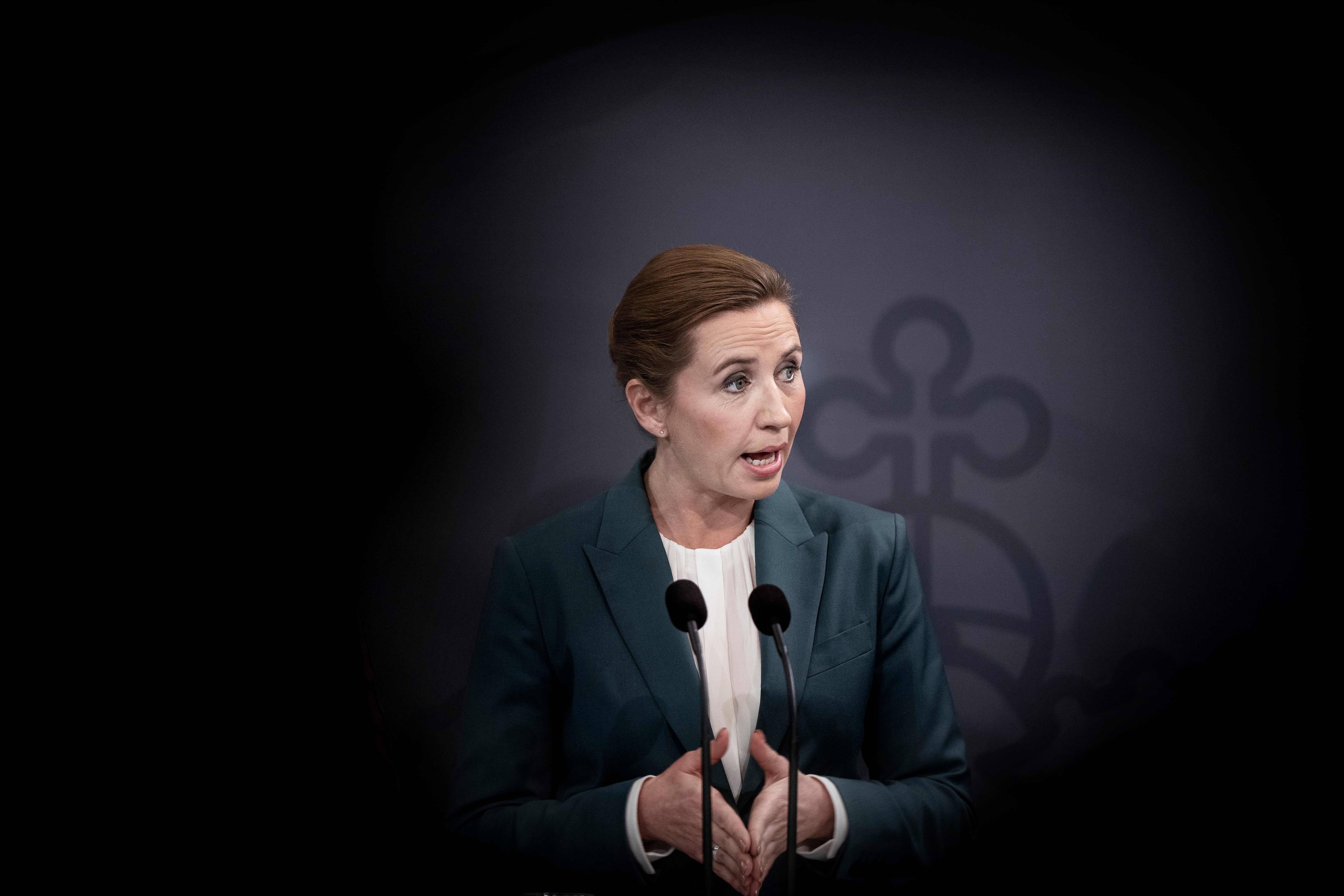  Perdana Menteri Denmark Mette Frederiksen saat mengumumkan penangkalan virus korona di Copenhagen, Selasa (10/3/2020)