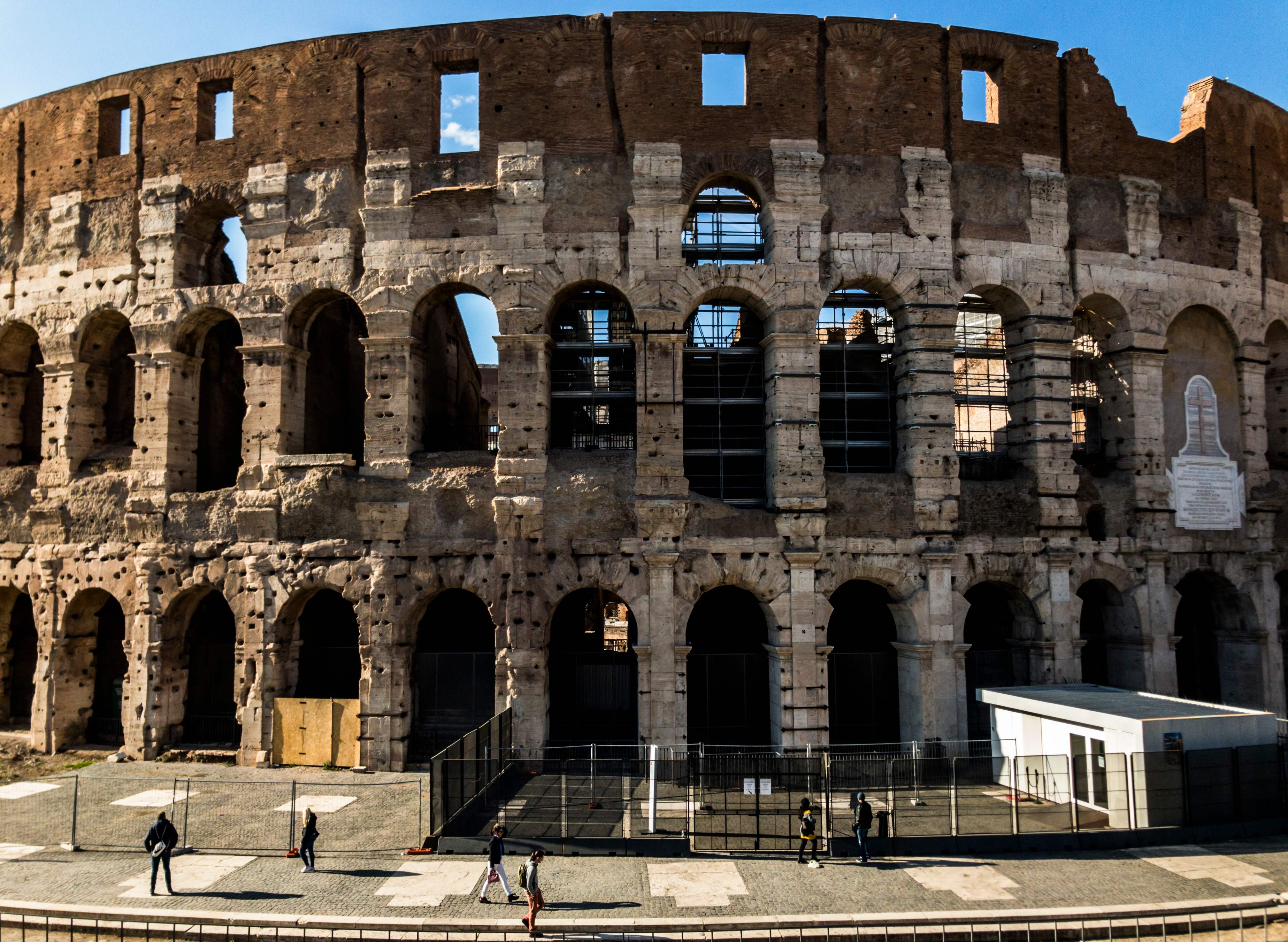 Koloseum Roma, salah satu situs bersejarah di Italia, ditutup sementara karena wabah korona.