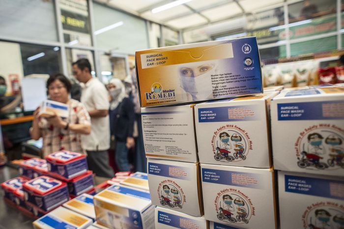 Masker menjadi salah satu komoditas yang dipermudah masuk ke  Indonesia oleh Kemendag