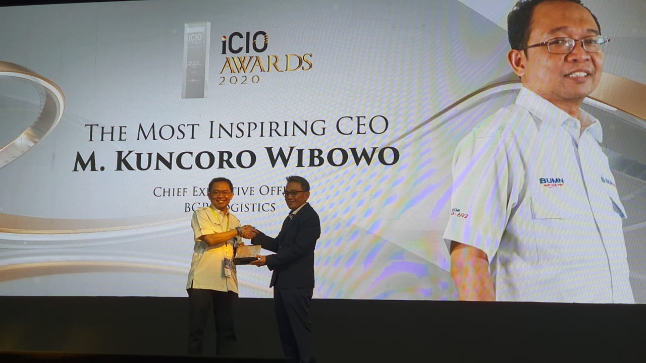 Penghargaan untuk Dirut BGR Logistics M. Kuncoro Wibowo