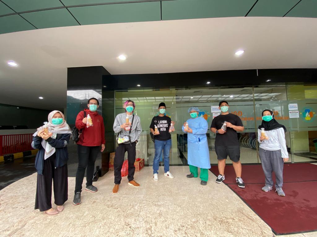 Kalangan milineal ikut membantu mengatasi wabah korona.