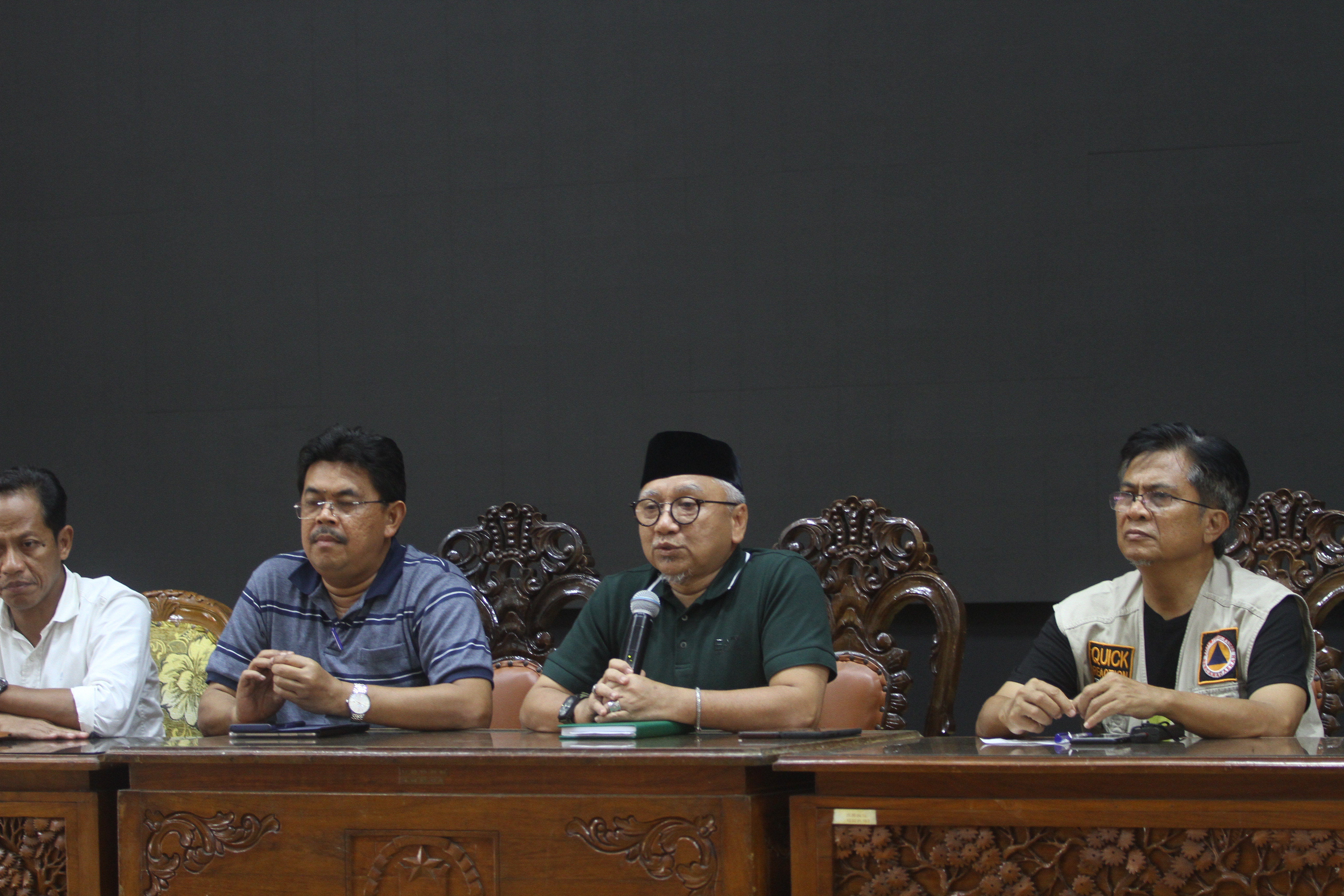 Ketua Gugus Tugas Penanganan Virus Korona Kalsel, Abdul Haris Makkie menyampaikan keterangan pers