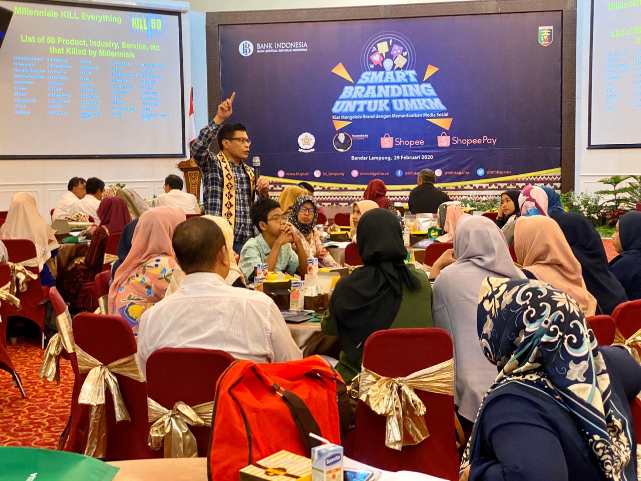Pakar Marketing Yuswohady memberikan materi di Kagama Inkubasi Bisnis VIII