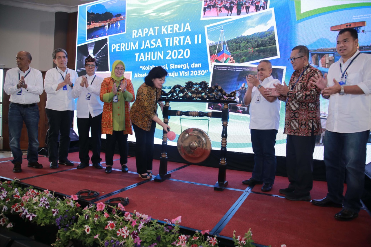 Acara Rapat Kerja Pertum Jasa Tirta II Tahun 2020 di Gedung Ghra Vidya, Cimahi, Jawa Barat.
