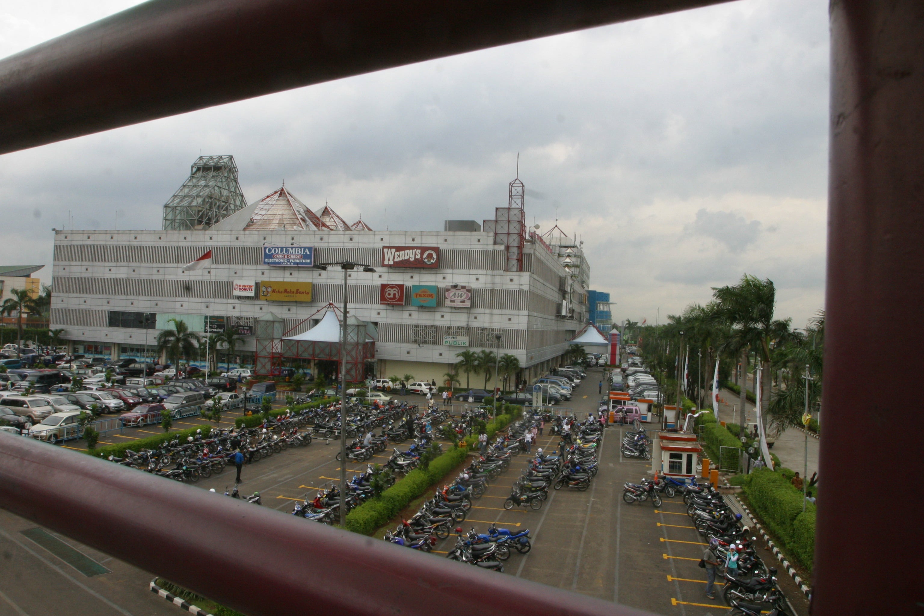 Metropolitan Mall Bekasi dan Grand Metropolitan Tutup 12 Hari