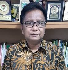  Kepala Pusat Distribusi dan Cadangan Pangan, Badan Ketahanan Pangan, Kementerian Pertanian, Risfaheri.