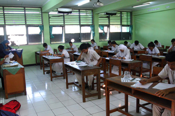 Pelaksanaan ujian di sekolah