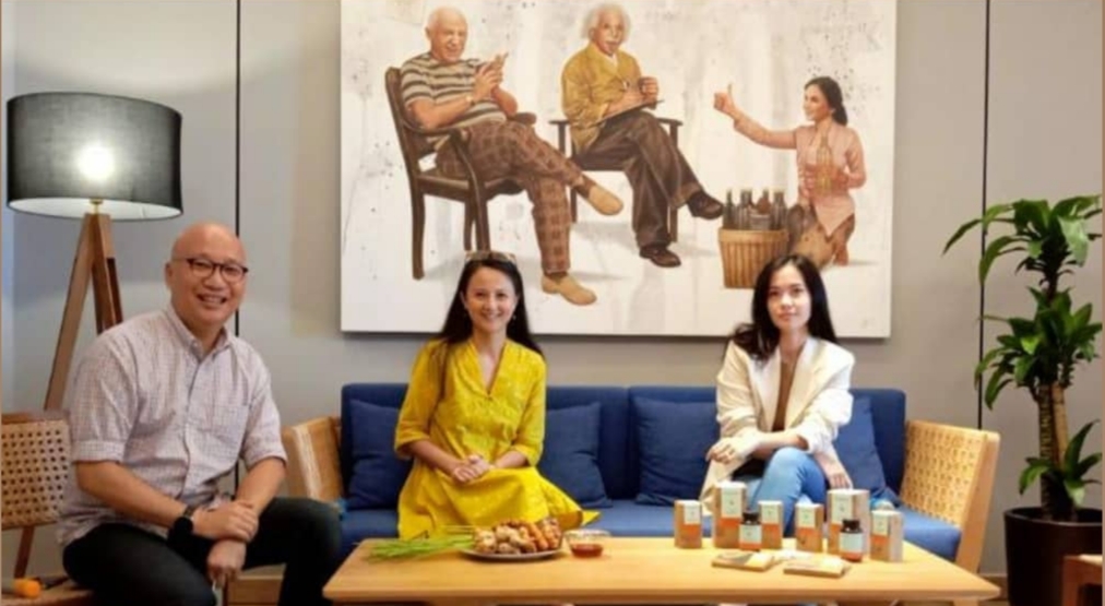 Jumpa pers mengenai pencahan Covid-19 dengan meningkatkan daya tahan tubuh di Jakarta.