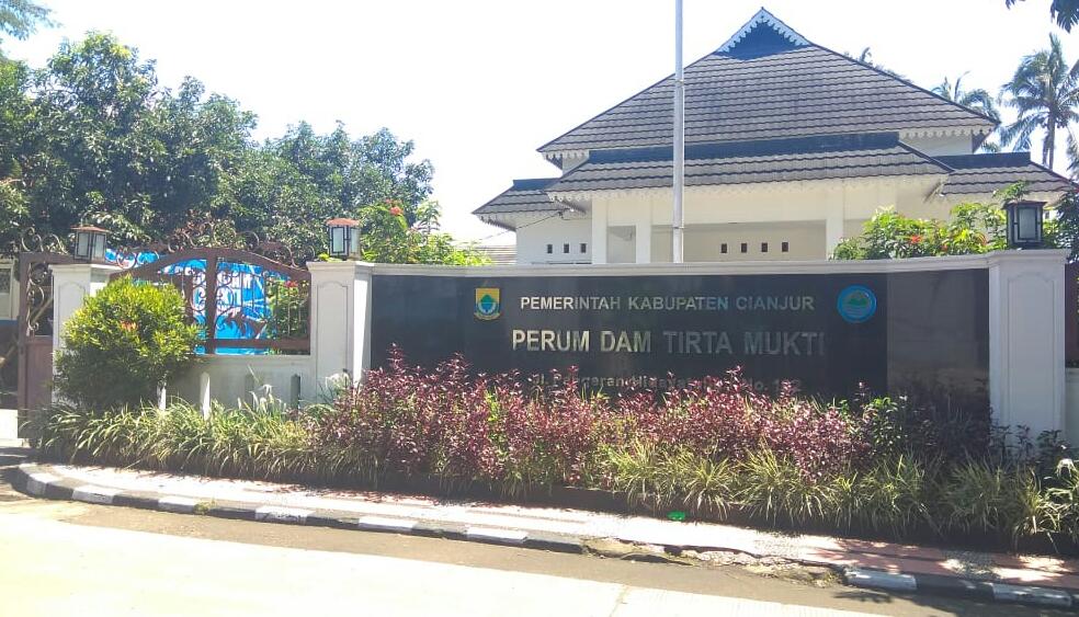 Gedung Perumdam Tirta Mukti Kabupaten Cianjur, Jawa Barat.