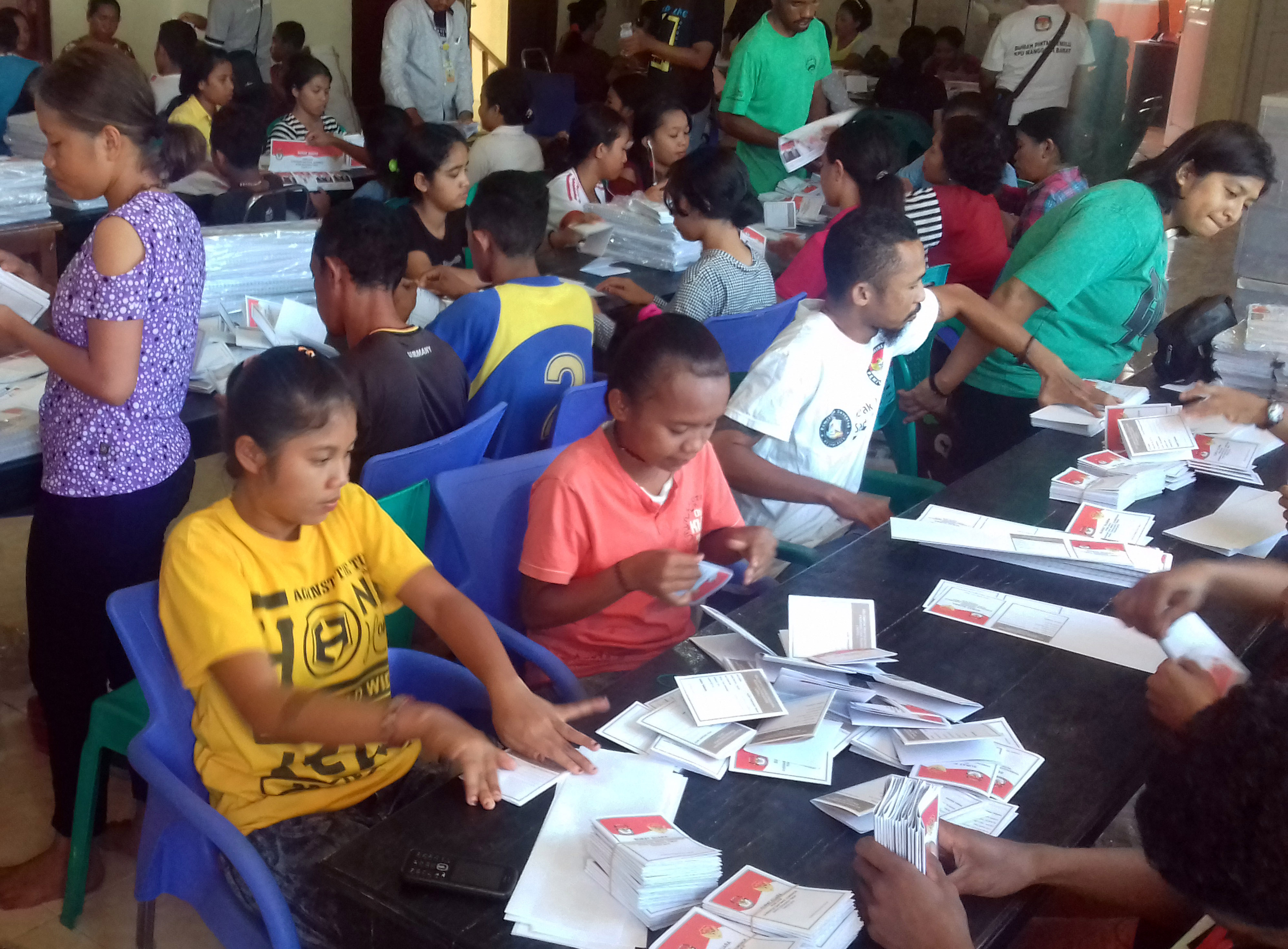 Tahapan pilkada di Mabar ditunda karena korona.