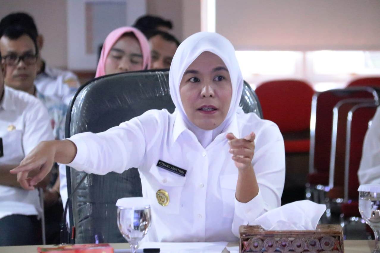 Wakil Wali Kota Palembang Fitrianti Agustinda memimpin Rapat bersama Produsen Sembako dalam Rangka Menjaga Stabilitas Harga.