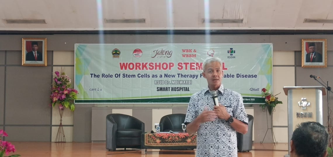 Gubernur Jawa Tengah Ganjar Pranowo saat meninjau  persiapan standar operasional prosedur RSUD dr Moewardi Surakarta, Rabu (4/3/2020).