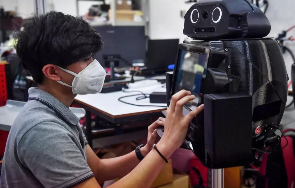 Berupaya Lindungi Tenaga Medis, Thailand Kerahkan Robot Ninja