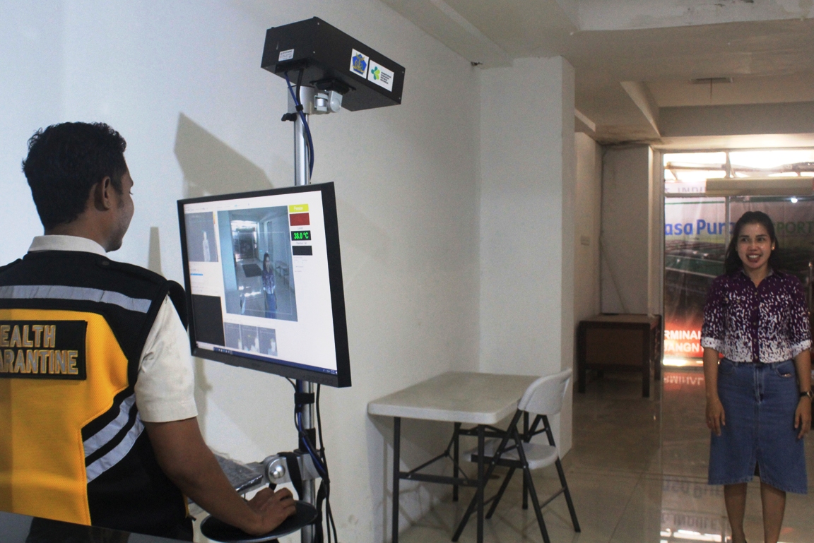 Bandara El Tari, Kupang, NTT, menambah thermoscan.