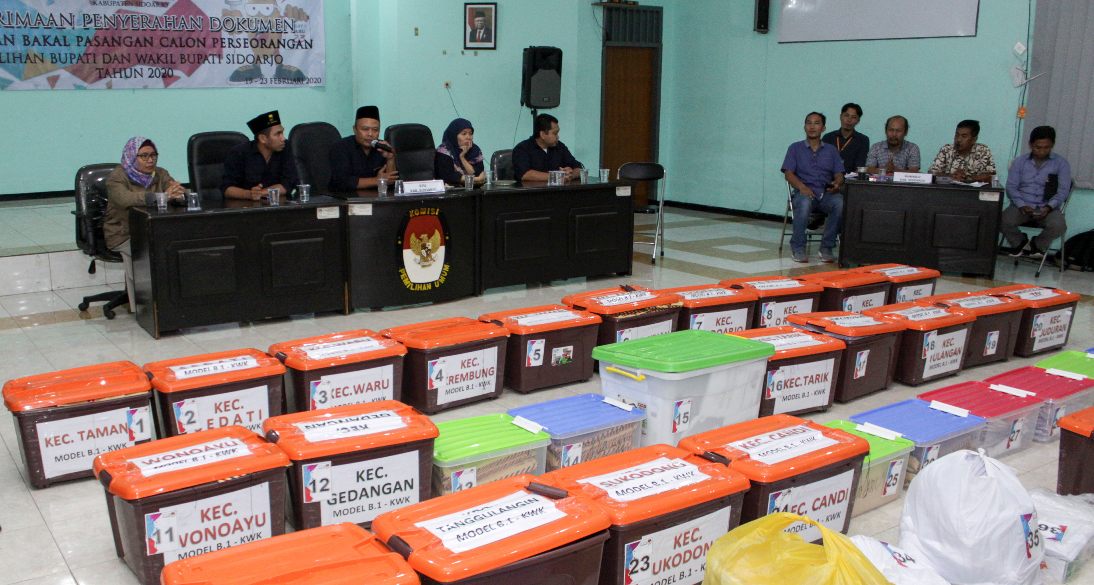 Foto iliustrasi: penyerahan berkas calon perseorangan calon bupati dan wakil bupati Kabupaten Sidoarjo yang ikut dalam Pilkada 2020. 