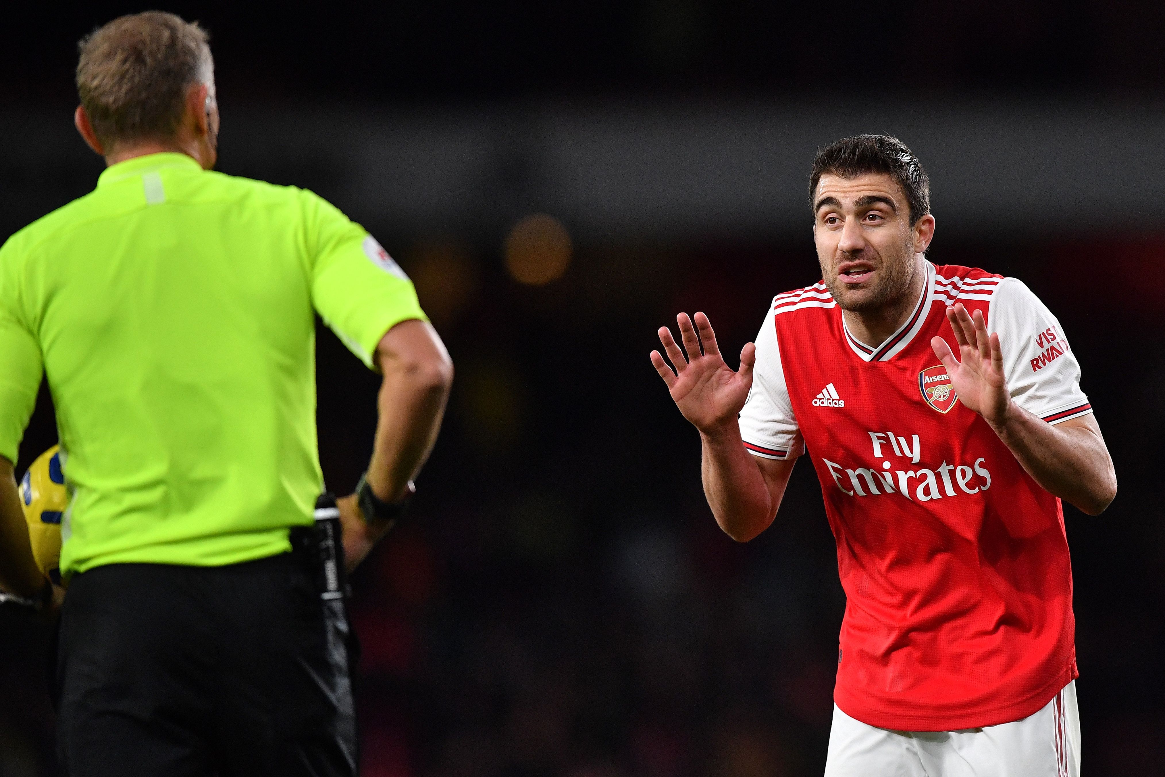 Bek Arsenal Sokratis Papastathopoulos (kanan)