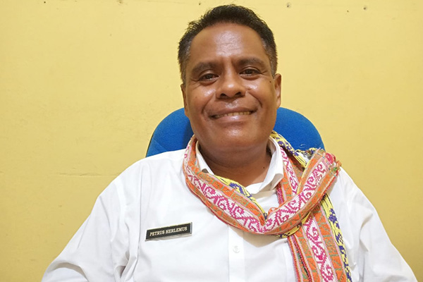 Kepala Dinas Kesehatan Kabupaten Sikka, Petrus Herlemus