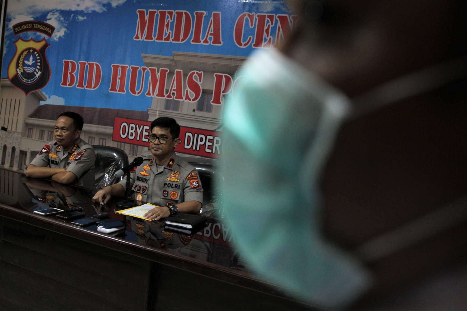 Kapolda Sulawesi Tenggara Brigjen Merdisyam (tengah) di Kendari, Sulawesi Tenggara, Selasa (17/3/2020).