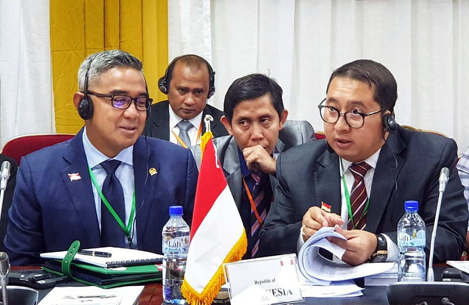  Anggota Komisi I DPR Muhammad Farhan (kiri)  mengikuti Konferensi Parliamentary Union of the OIC Member States (PUIC) ke-15.