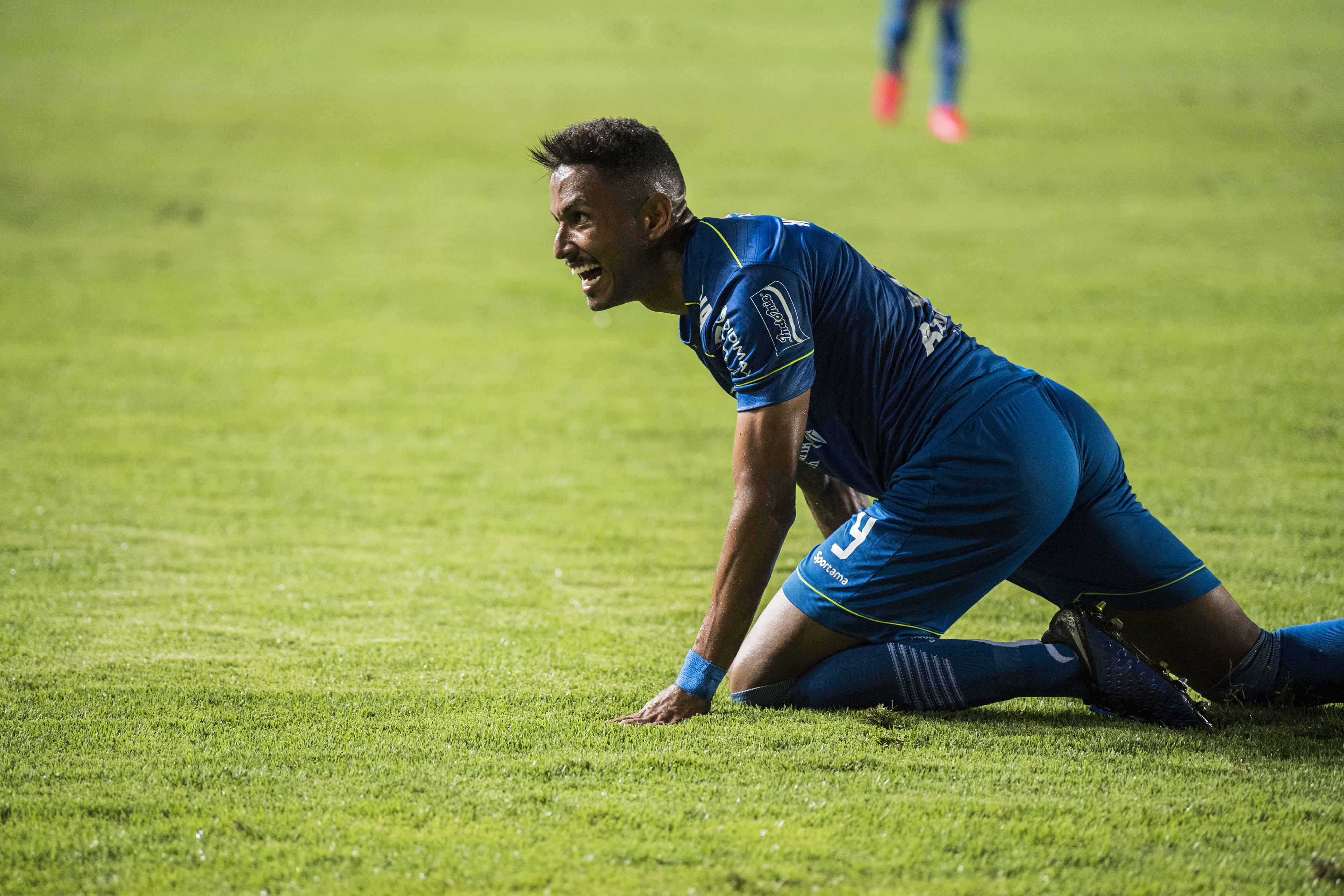 Pesepak bola Persib Bandung Wander Luiz Queiroz Dias