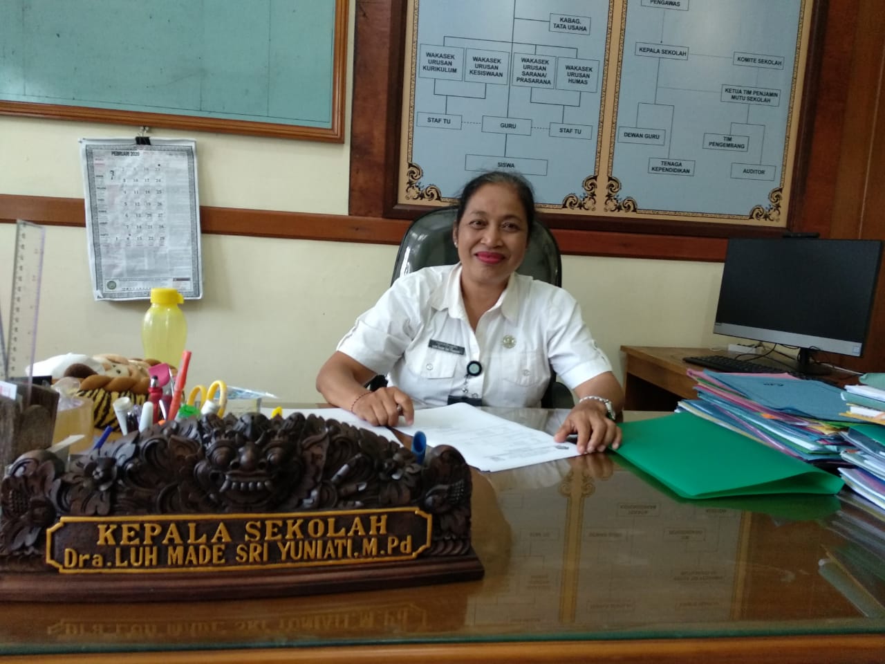 Luh Made Sri Yuniati, Kepala SMAN 1 Kuta Selatan, Bali.