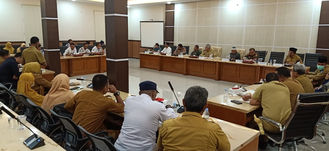 Cegah korona Wali Kota Ternate Burhan Abdurahman melarangan  kegiatan yang menghadirkan massa