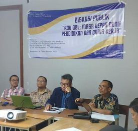 Diskusi Bertema RUU OBL: Masa Depan Pendidikan dan Dunia Kerja di Jl Juanda 92, Dago, Bandung, Rabu (11/3/2020).