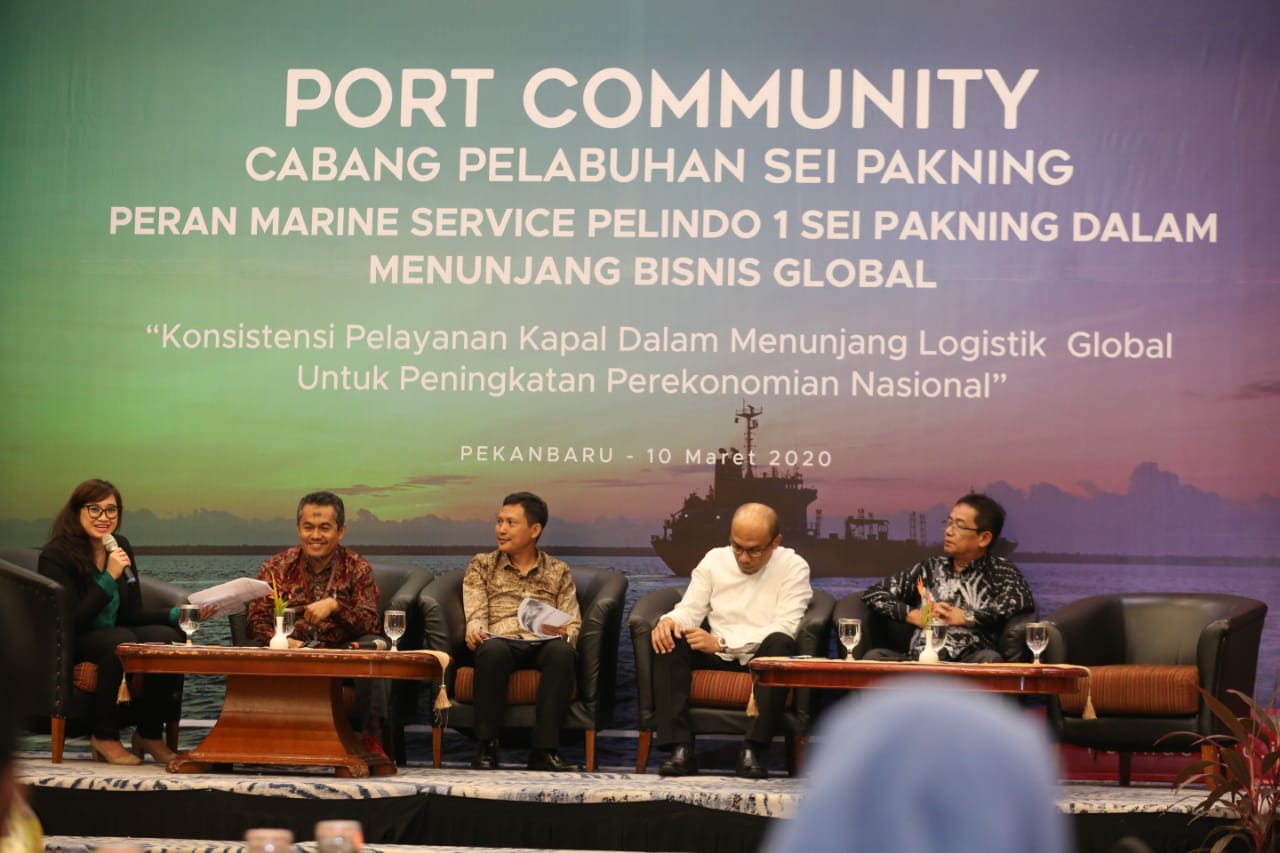 Pelabuhan Indonesia I (Persero) atau Pelindo 1 Cabang Sei Pakning, Kabupaten Bengkalis, Riau, melayani ekspor pulp ke Tiongkok dan Korea