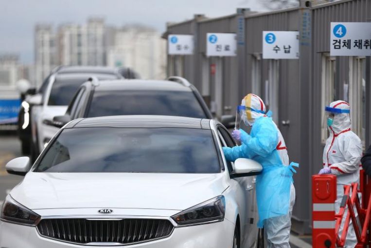 Rapid test covid-19 dengan skema Drive-thru di  Korea Selatan