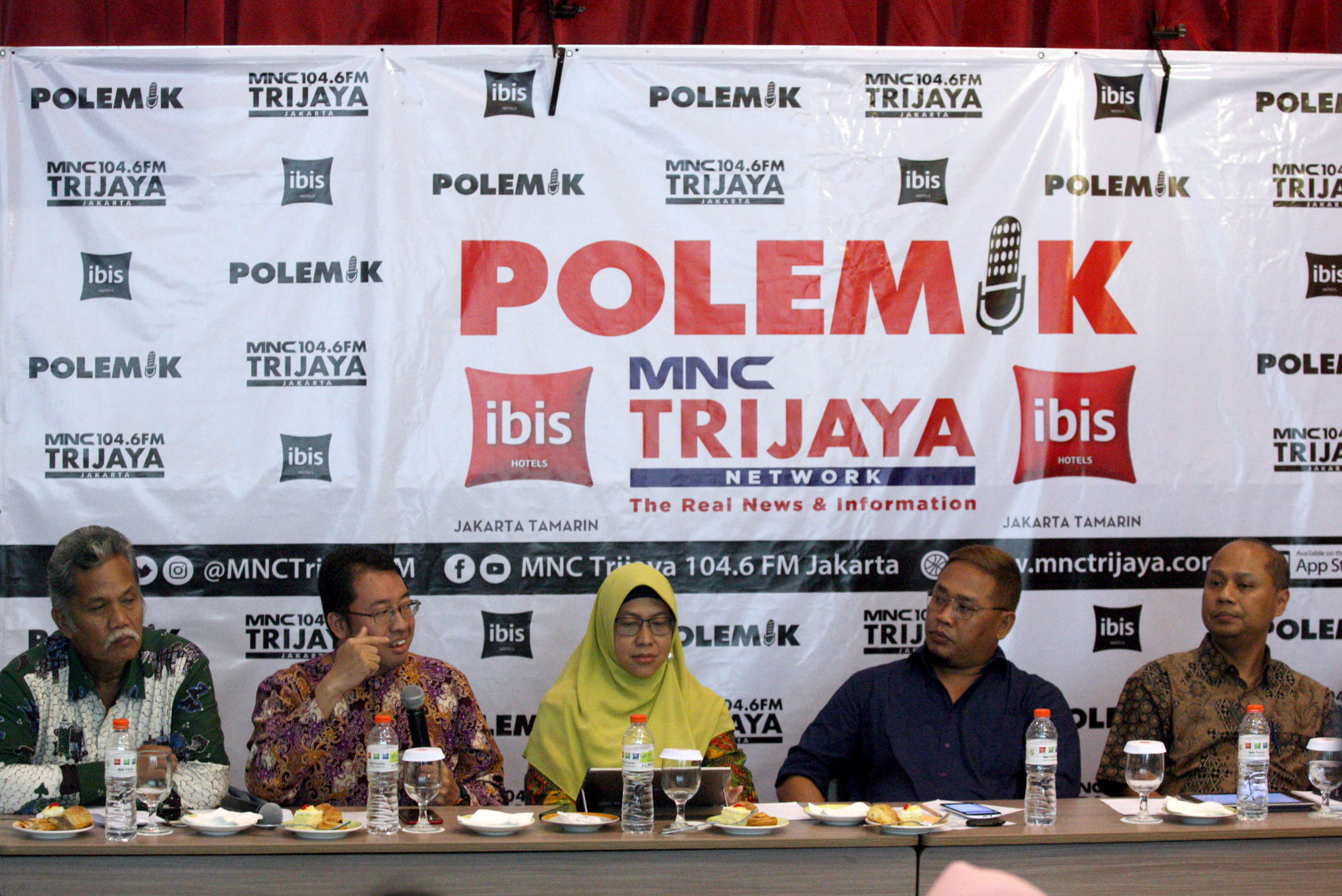 Diskusi polemik dana BOS, di Jakarta Sabtu (15/2).