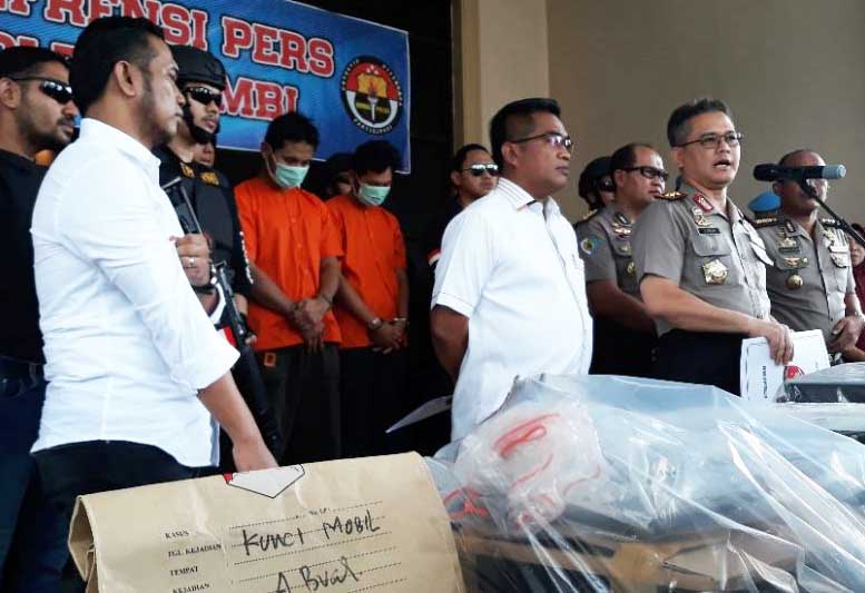 Konperensi pers terkait investasi bodong paket susu sapi Ponorogo