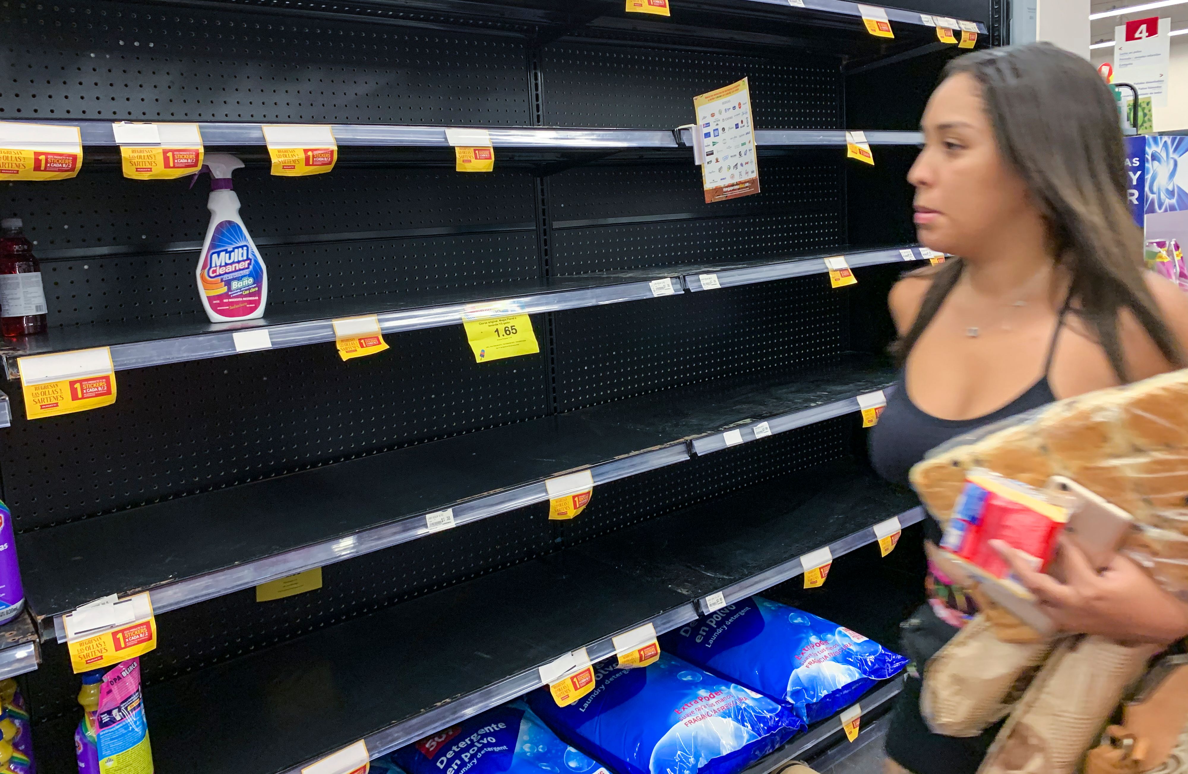 Kepanikan di Panama City, 11 Maret 2020, setelah pemerintah mengumumkan kasus perdana Covid-19. Hand sanitizer termasuk yang paling dicari.