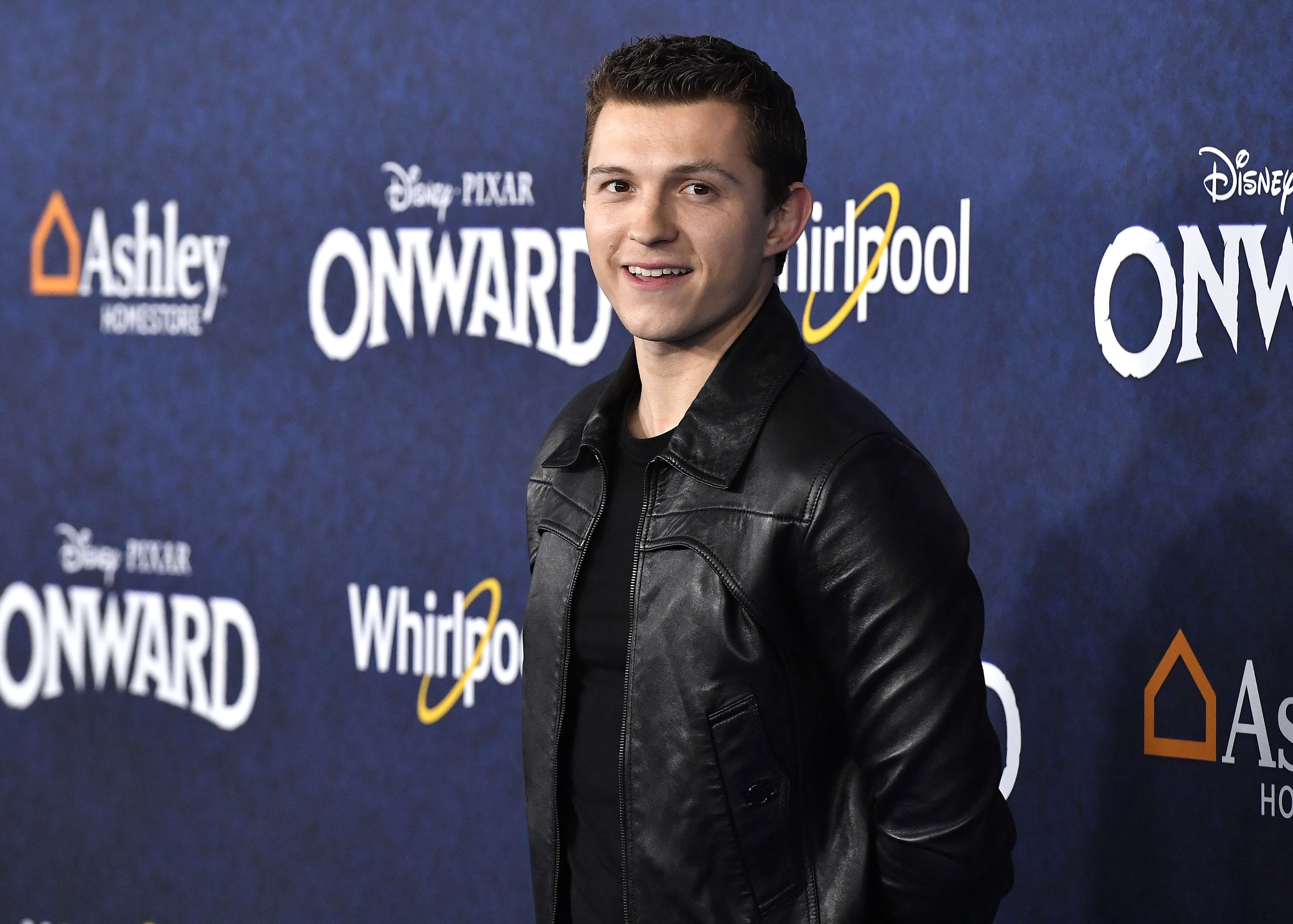 Akton Tom Holland menghadiri pemutaran perdana film Onward di Hollywood, California.