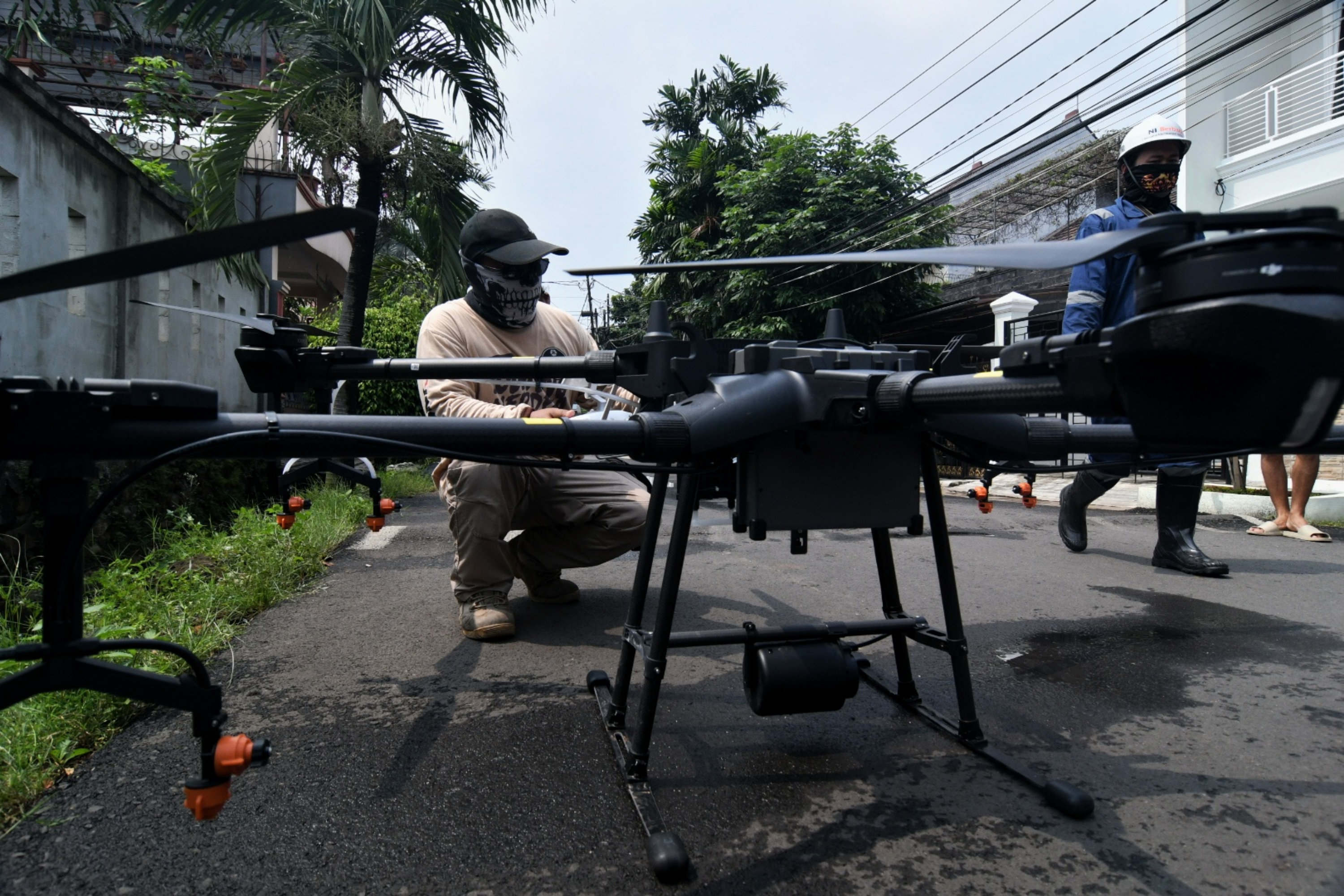TIM Gugus Tugas Percepatan Penanganan Virus Corona Provinsi Sulsel uji coba drone untuk deteksi tubuh (foto ilustrasi).