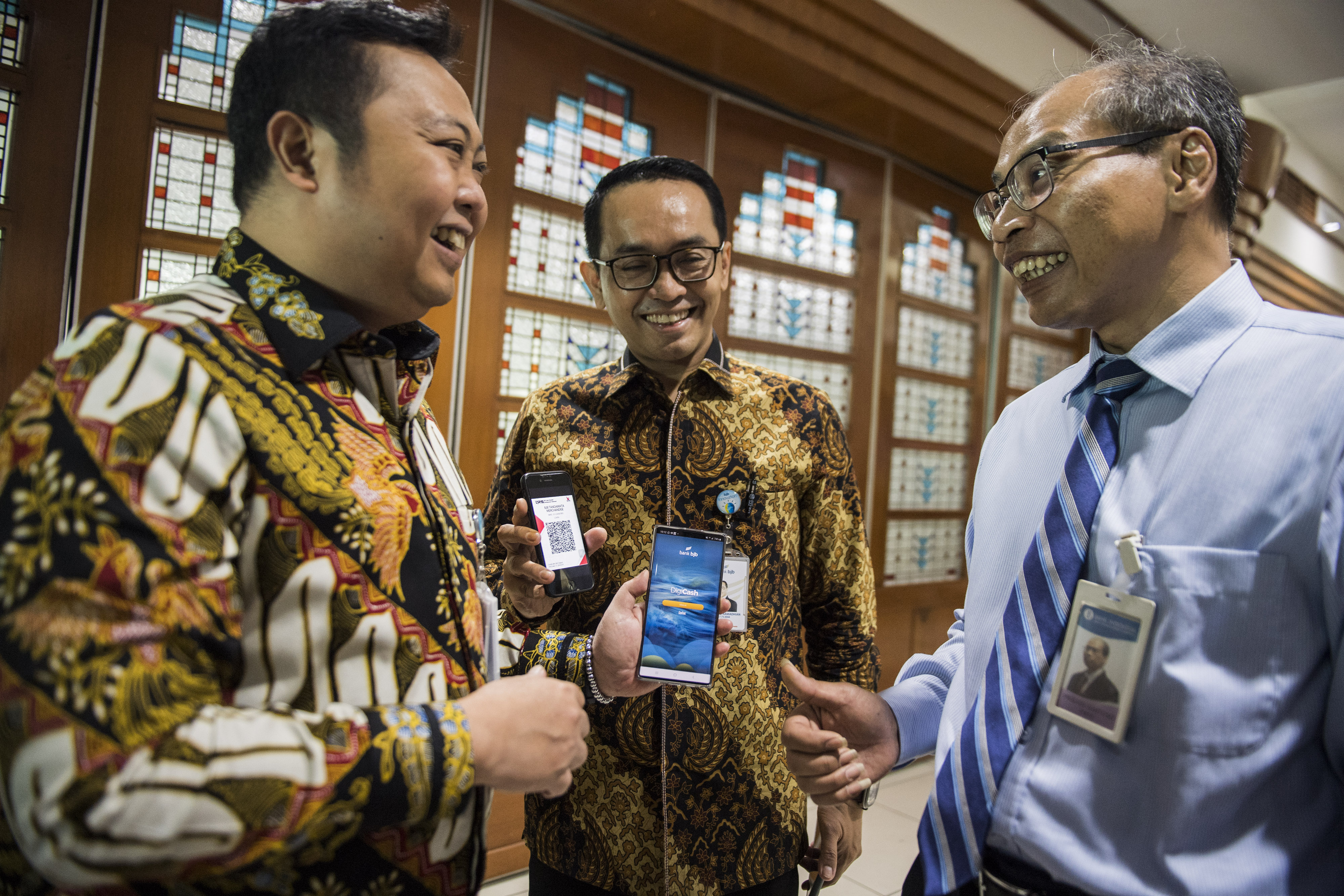 PEKAN QRIS NASIONAL 2020: Direktur IT dan Treasury Bank bjb Rio Lanasier (kiri