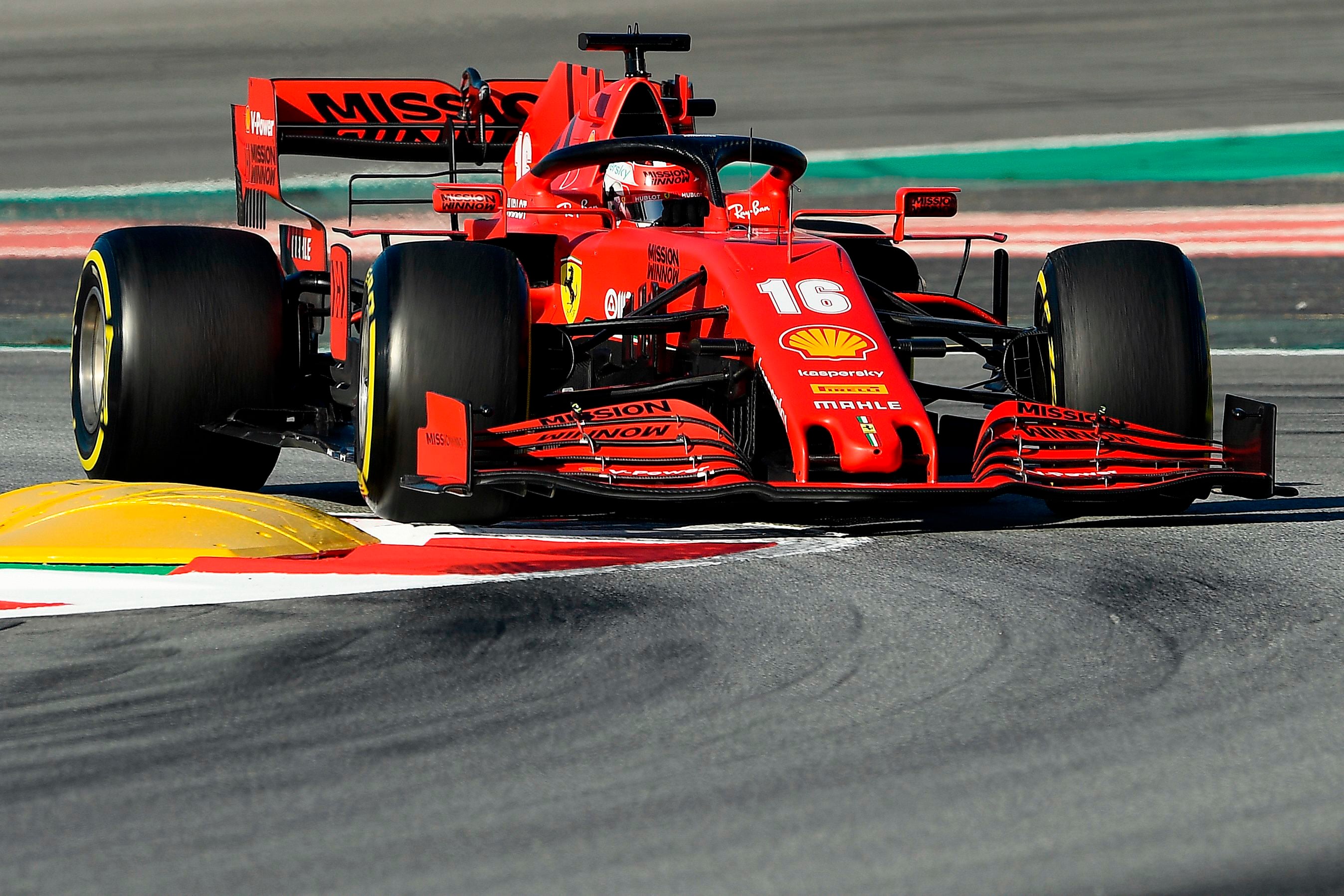 Mesin kendaraan Ferrari menjadi bahan pembicaraan tahun lalu dan diduga melakukan kecurangan.