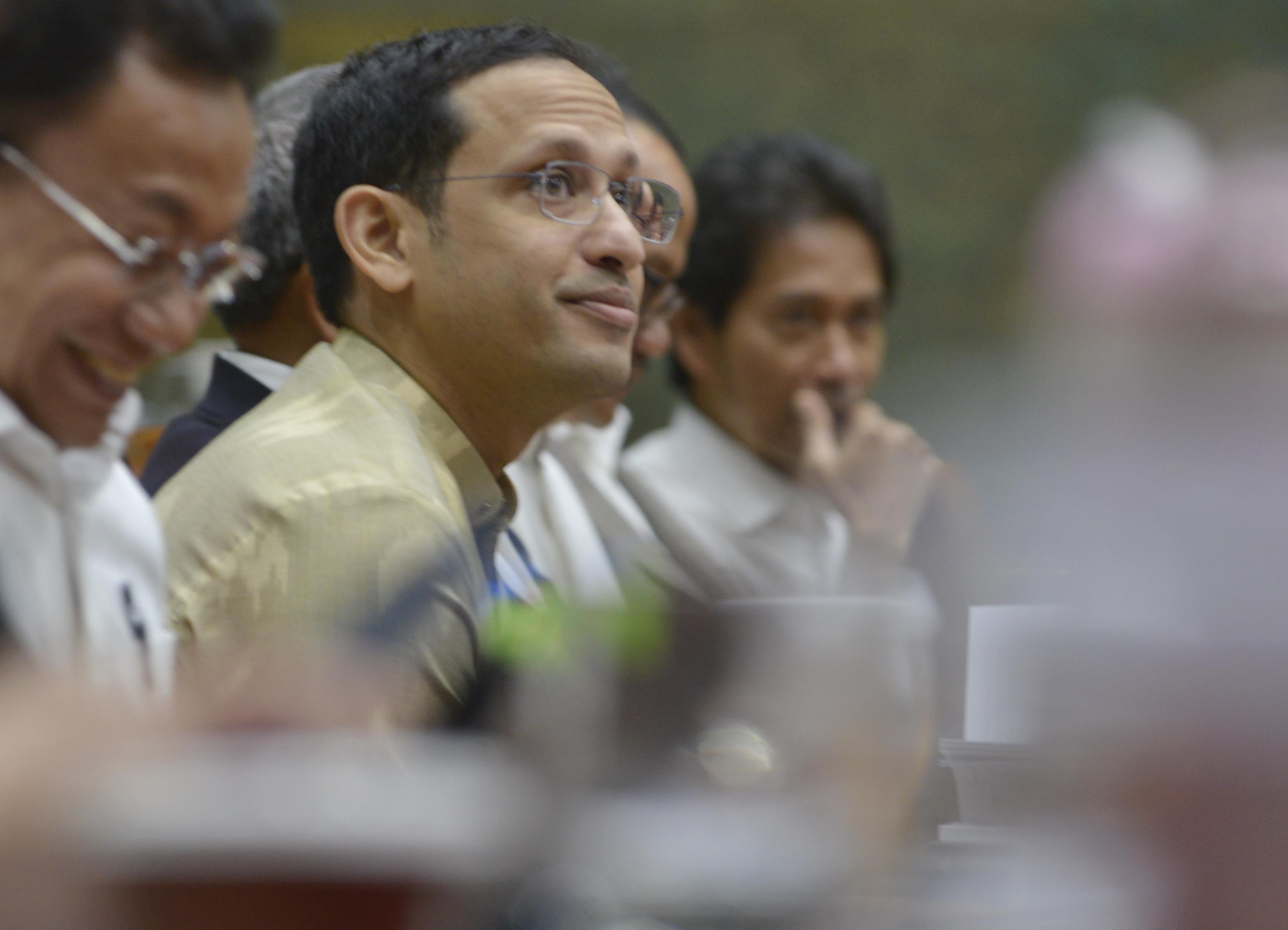 Mendikbud Nadiem Makarim meminta satuan pendidikan ikut aktif menangkal wabah Covid-19.