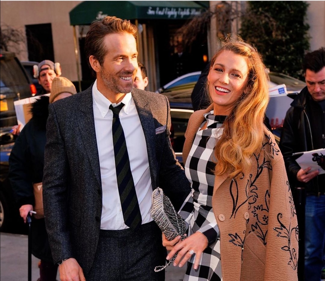 Pasangan aktor Ryan Renolds dan Blake Lively berdonasi US$1 juta untuk membantu bank makanan di AS dan Kanada.