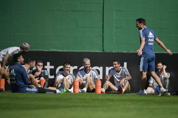 Stadion Maracana di Rio de Janeiro, Brasil yang biasa digunakan untuk latihan sepak bola kini disulap menjadi rumah sakit darurat covid-19.