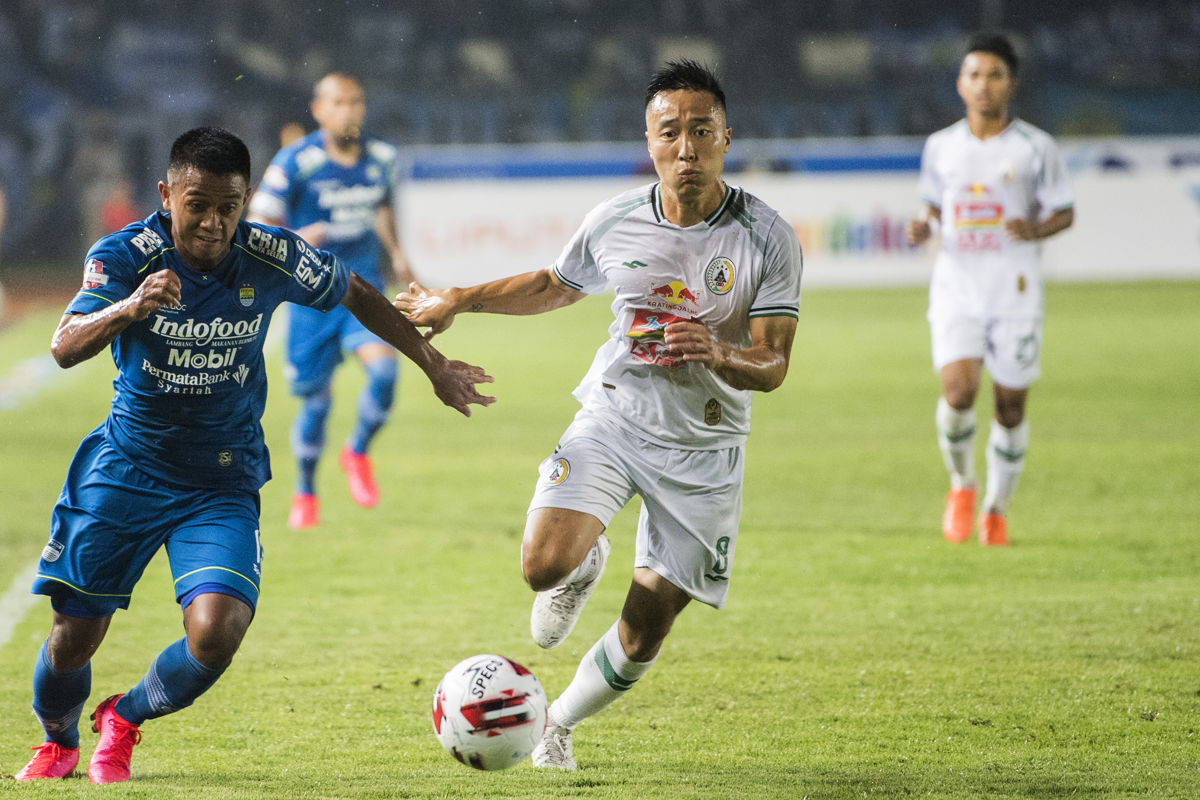 Laga Liga 1 antara Persib Bandung dan PSS Sleman