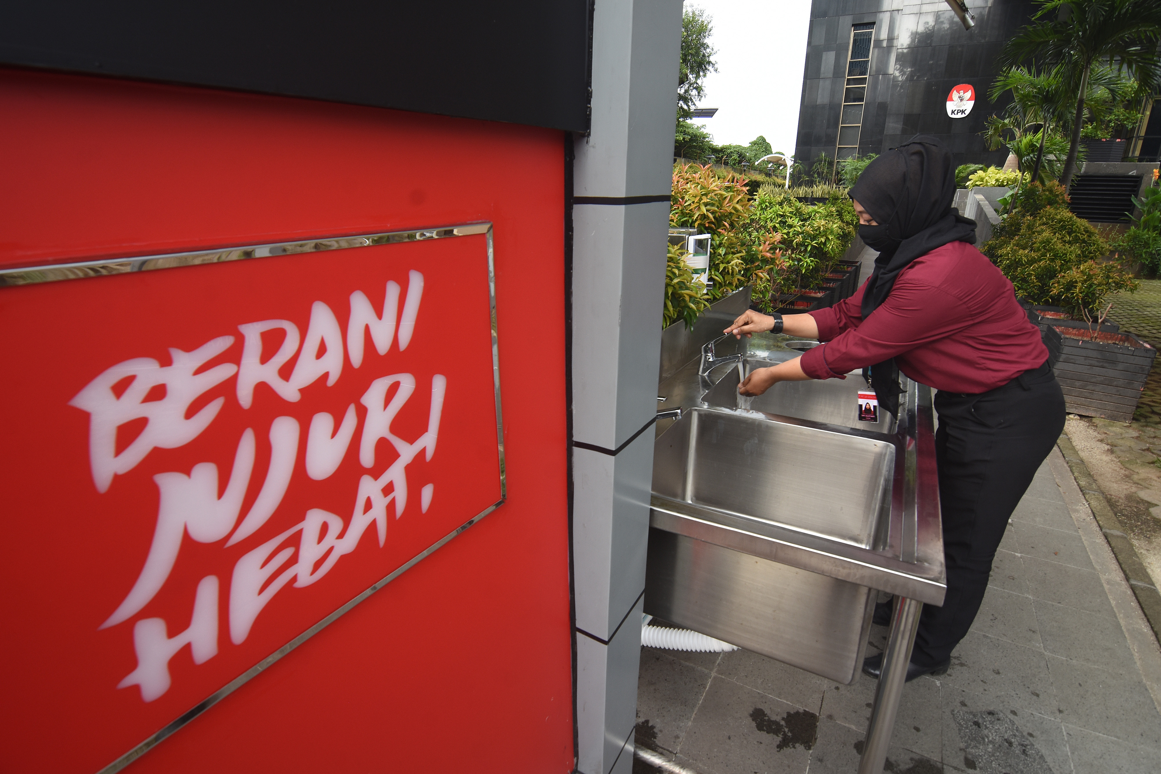 KPK melawan korona dengan menyediakan fasilitas cuci tangan