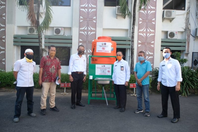 Sumbanga. wastafel portabel