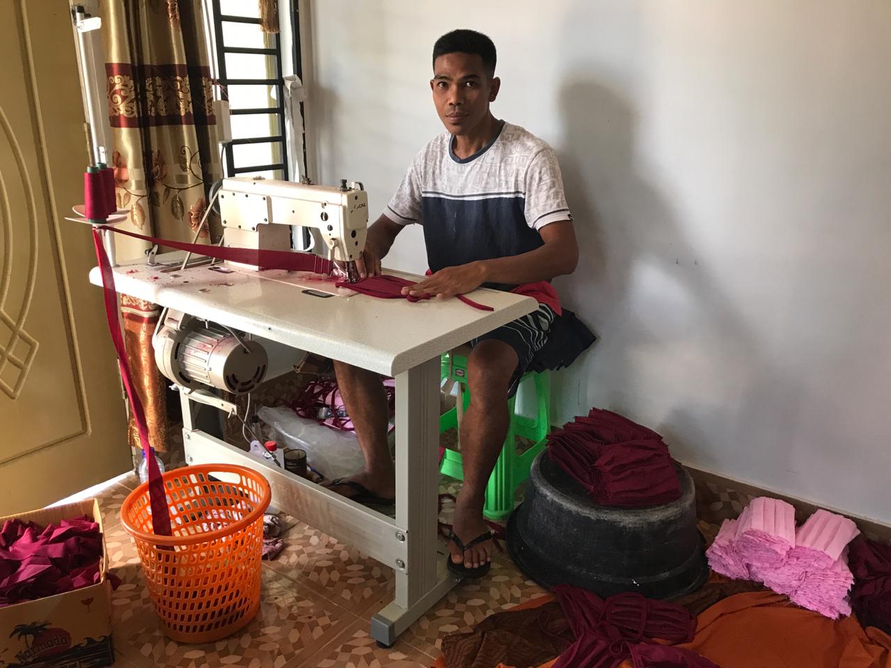  Herwadi telah berhasil meraup puluhan juta rupiah dari penjualan masker kepada broker besar di wilayah Lombok. 